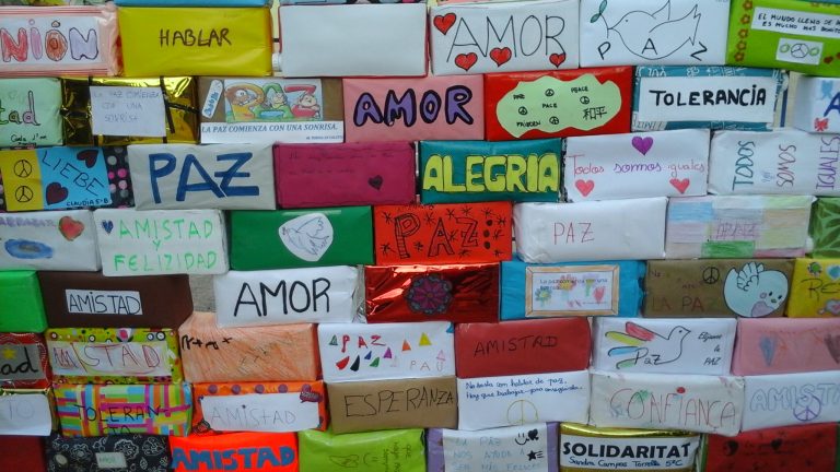 La paz se hace presente en las aulas de infantil y primaria