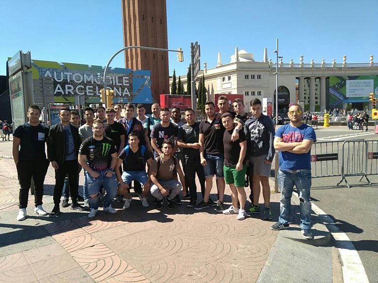 CICLOS VISITA LA FERIA DEL AUTOMÓVIL DE BARCELONA.