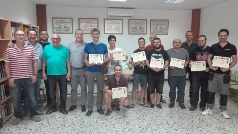Finaliza el curso de programación de máquinas CNC.