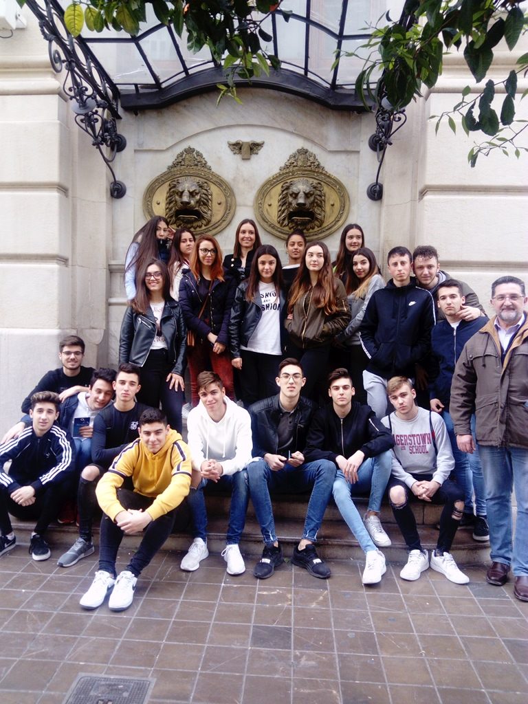 Visita de 1º de Gestión Administrativa a Organismos Oficiales de la CV