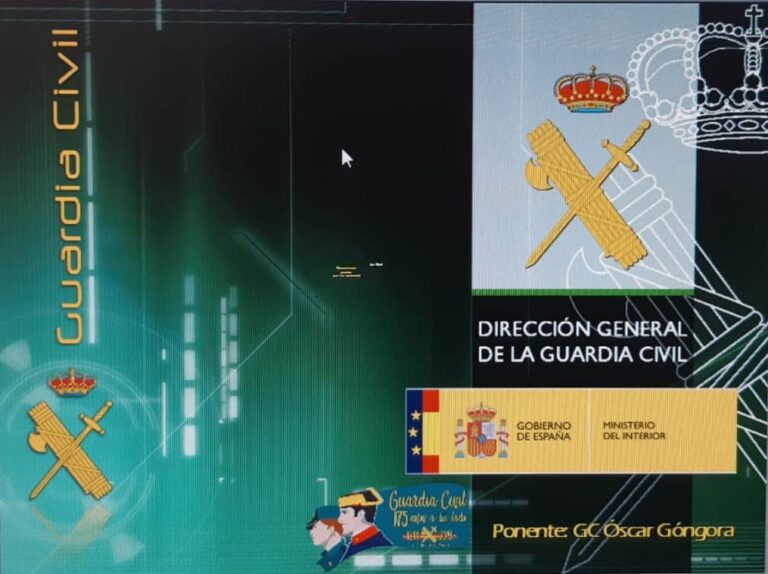Charlas de la Guardia Civil sobre el peligro de las RRSS
